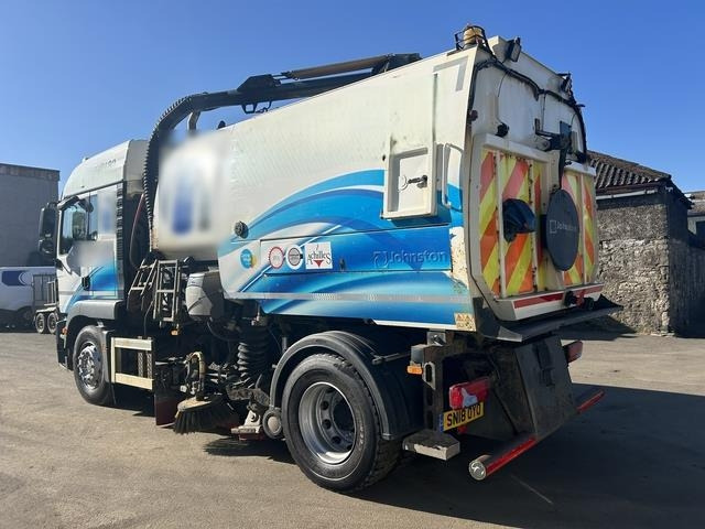 MAN TGM18.290 - Xe quét đường: hình 2 MAN TGM18.290 - Xe quét đường: hình 2