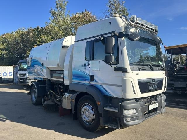 MAN TGM18.290 - Xe quét đường: hình 4 MAN TGM18.290 - Xe quét đường: hình 4