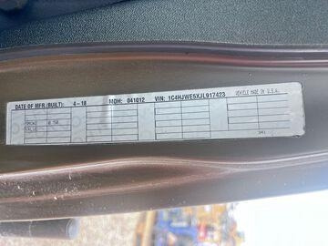Jeep Wrangler JK Command - Xe hơi: hình 5 Jeep Wrangler JK Command - Xe hơi: hình 5