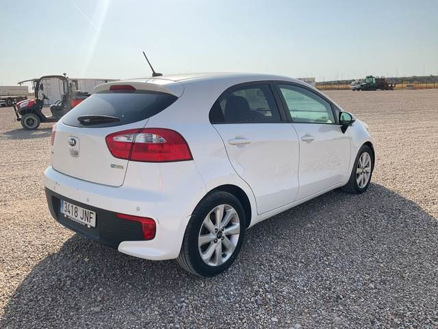 Kia Rio Ecodynamics - Xe hơi: hình 3 Kia Rio Ecodynamics - Xe hơi: hình 3