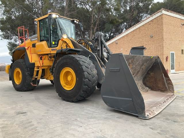 Volvo L150H - Máy xúc lật bánh lốp: hình 4 Volvo L150H - Máy xúc lật bánh lốp: hình 4