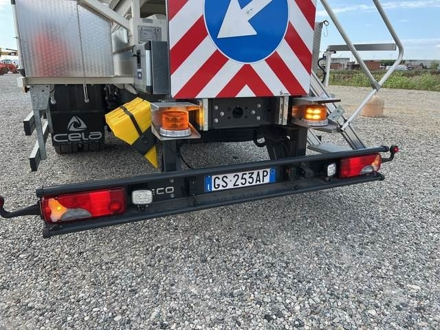 Nền bục trên không gắn trên xe tải, Máy nâng người hình kéo Iveco Eurocargo 180E25: hình 20