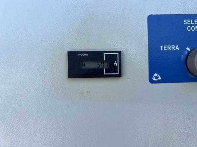 Nền bục trên không gắn trên xe tải, Máy nâng người hình kéo Iveco Eurocargo 180E25: hình 14