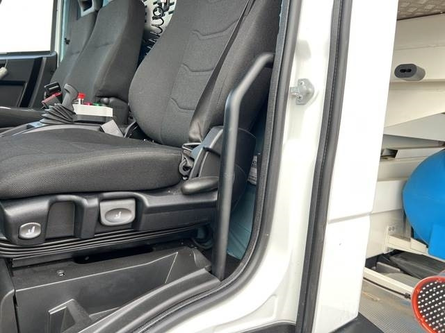 Nền bục trên không gắn trên xe tải, Máy nâng người hình kéo Iveco Eurocargo 180E25: hình 11