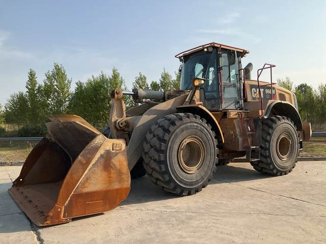 CAT 966M XE - Máy xúc lật bánh lốp: hình 1 CAT 966M XE - Máy xúc lật bánh lốp: hình 1