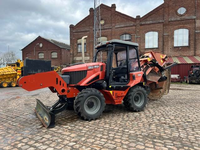 Ditch Witch RT125 - Máy đào hào: hình 1 Ditch Witch RT125 - Máy đào hào: hình 1