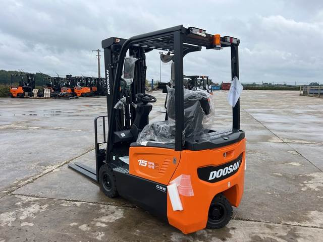 Doosan B15T-7 PLUS - Xe nâng điện: hình 2 Doosan B15T-7 PLUS - Xe nâng điện: hình 2