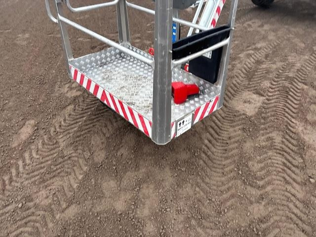 Dino 220RXT - Xe nâng người nhiều khớp nối: hình 5 Dino 220RXT - Xe nâng người nhiều khớp nối: hình 5