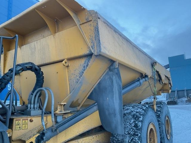 Xe ben đổ có khớp nối Volvo A40E: hình 13 Xe ben đổ có khớp nối Volvo A40E: hình 13