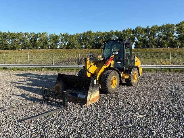 CAT 906 - Máy xúc lật bánh lốp: hình 1 CAT 906 - Máy xúc lật bánh lốp: hình 1