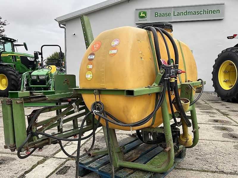 Amazone US602 12m - Máy xịt gắn trên máy cày: hình 1 Amazone US602 12m - Máy xịt gắn trên máy cày: hình 1