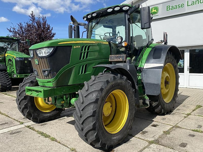 John Deere 6215R AutoPowr - Máy cày: hình 2 John Deere 6215R AutoPowr - Máy cày: hình 2
