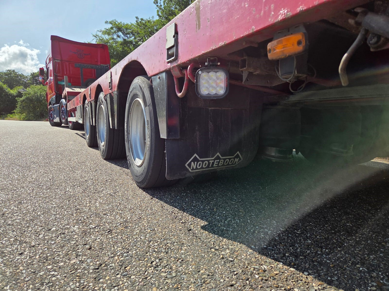 DAF XF 460 FTG 6x2 Super Spacecab + Nooteboom semi-dieplader - Xe tải khung gầm: hình 5 DAF XF 460 FTG 6x2 Super Spacecab + Nooteboom semi-dieplader - Xe tải khung gầm: hình 5