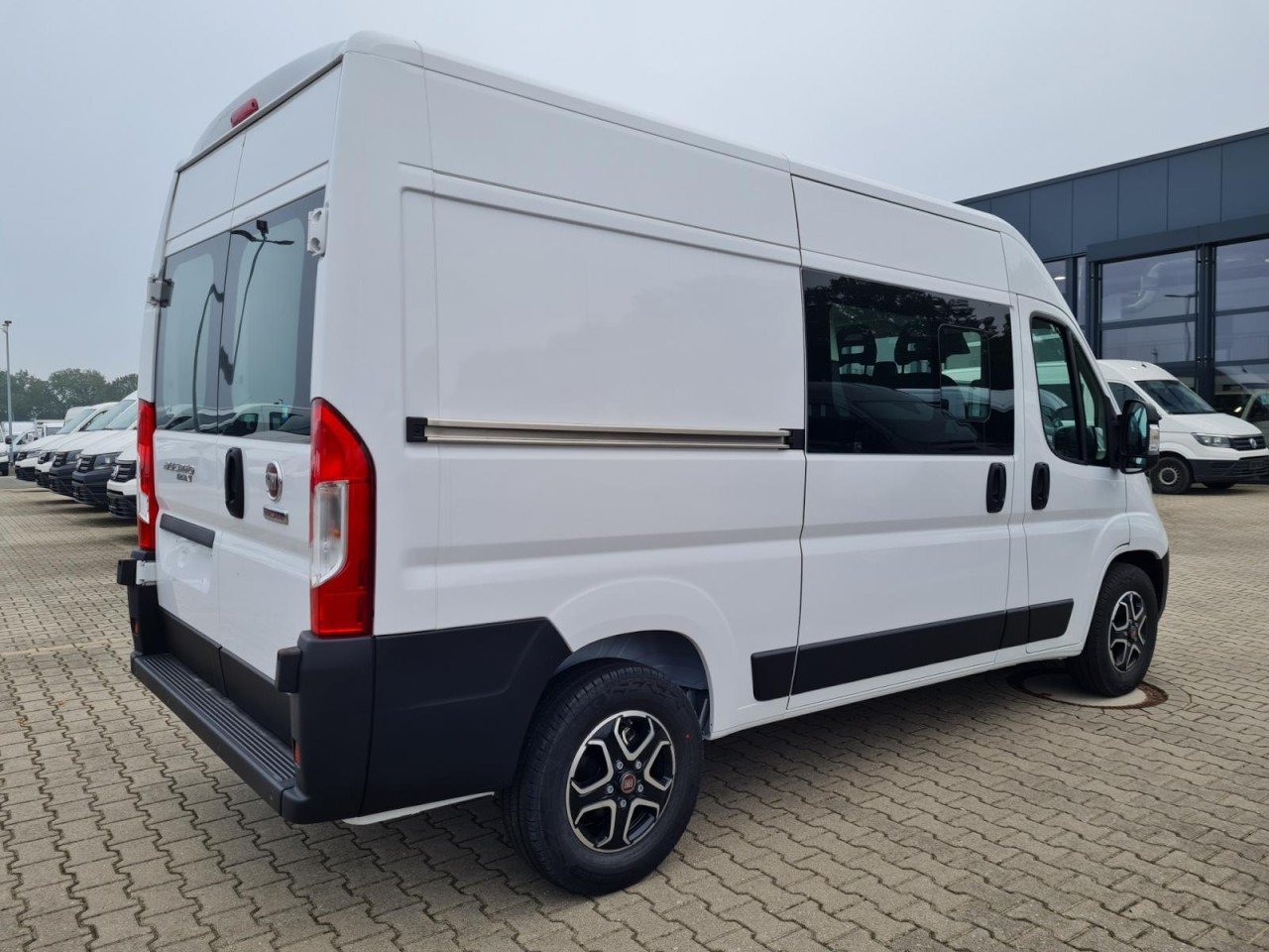 Fiat Ducato 35 Kombi Doka 7-Sitze 2x Schiebetür Maxi L2H2 - Xe bus mini, Xe van chở khách: hình 5 Fiat Ducato 35 Kombi Doka 7-Sitze 2x Schiebetür Maxi L2H2 - Xe bus mini, Xe van chở khách: hình 5