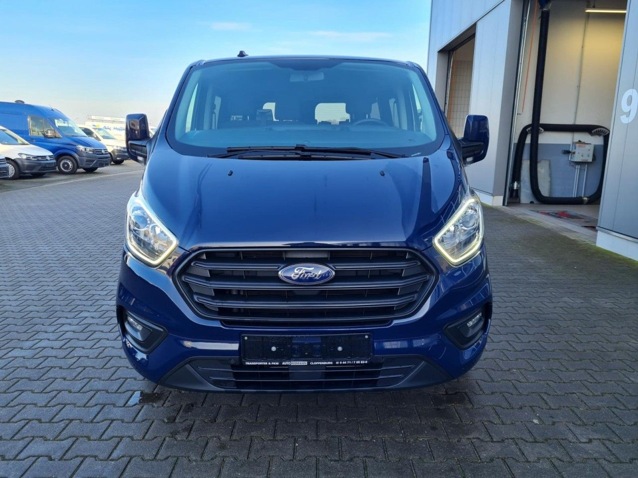 Ford Custom Kombi 320 L2 Trend 9 Sitze KLIMA PDC TEMP - Xe van chở khách: hình 2 Ford Custom Kombi 320 L2 Trend 9 Sitze KLIMA PDC TEMP - Xe van chở khách: hình 2