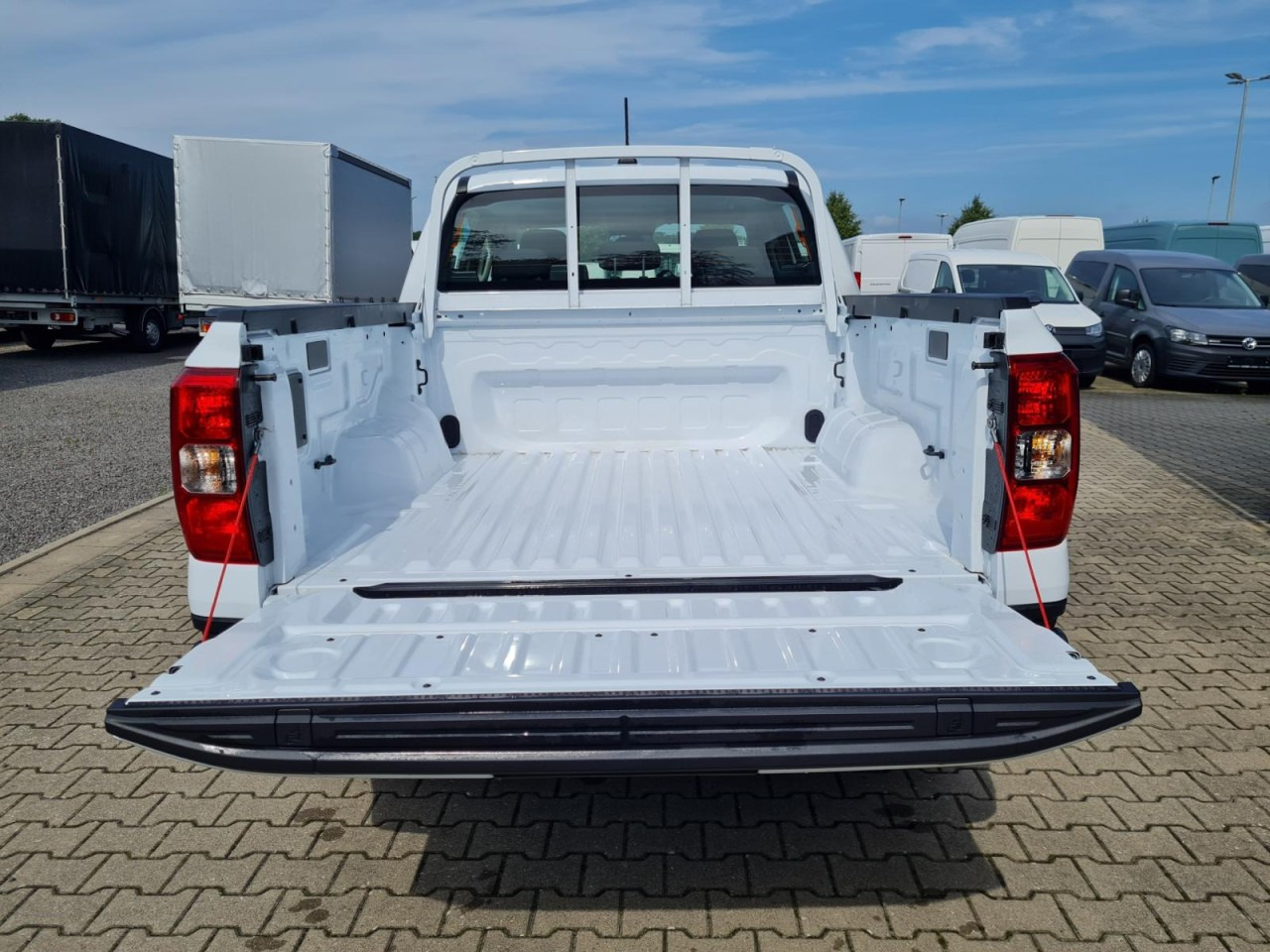 Ford Ranger Doka 2.0 Ecoblue XL 4x4 KLIMA KAMERA TEMPOMAT - Xe bán tải, Xe tải van: hình 5 Ford Ranger Doka 2.0 Ecoblue XL 4x4 KLIMA KAMERA TEMPOMAT - Xe bán tải, Xe tải van: hình 5