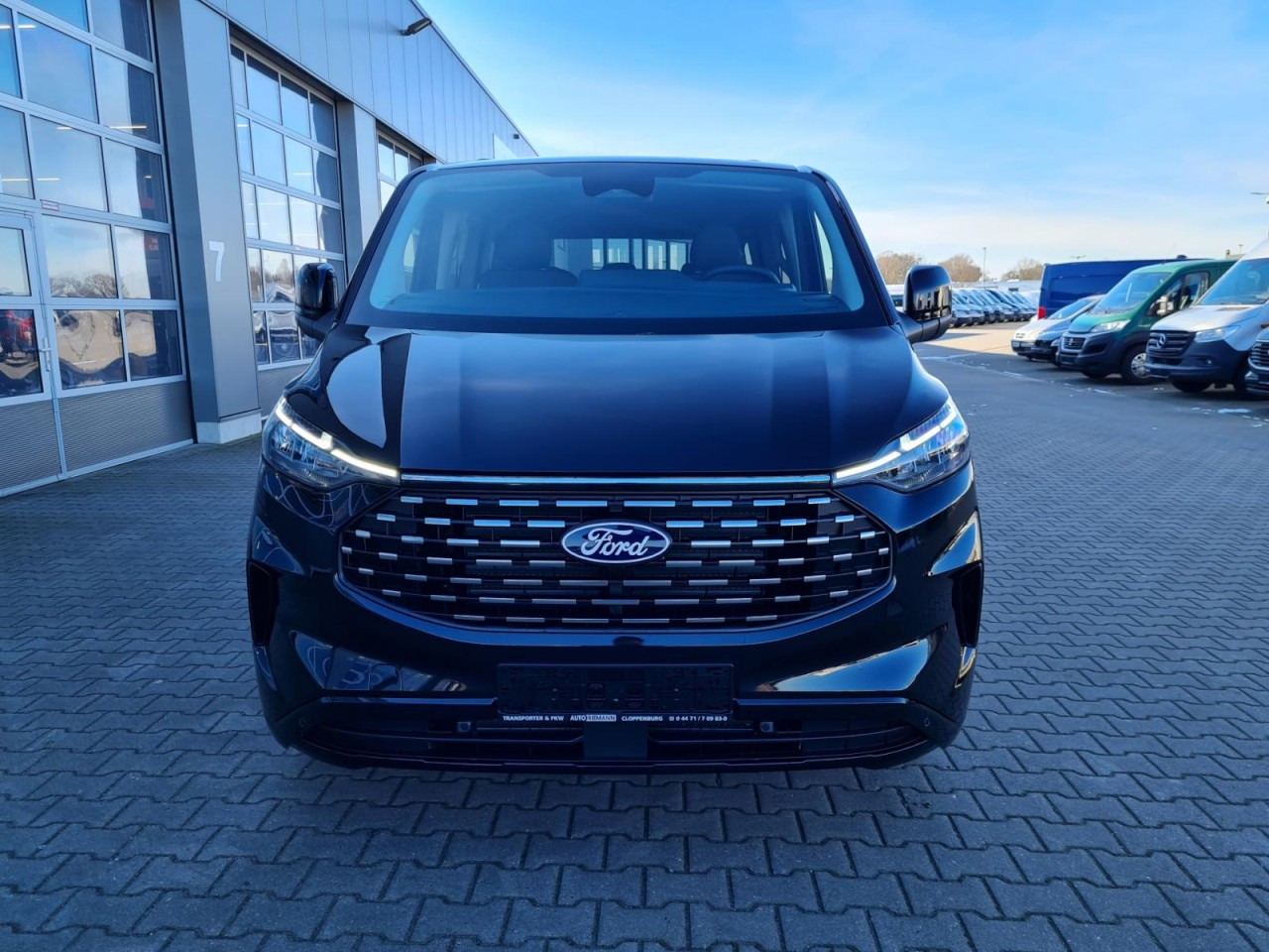 Ford Tourneo Custom 320 L1 AG Titanium X AHK LED NAVI 2X SCHIEBE - Xe tải van: hình 2 Ford Tourneo Custom 320 L1 AG Titanium X AHK LED NAVI 2X SCHIEBE - Xe tải van: hình 2