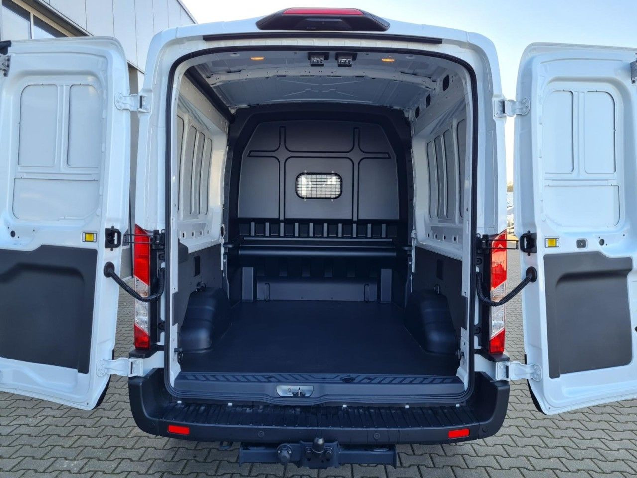 Ford Transit 350 Kasten Doka mixto TDCi L3 Trend AHK - Xe van chở hàng: hình 5 Ford Transit 350 Kasten Doka mixto TDCi L3 Trend AHK - Xe van chở hàng: hình 5