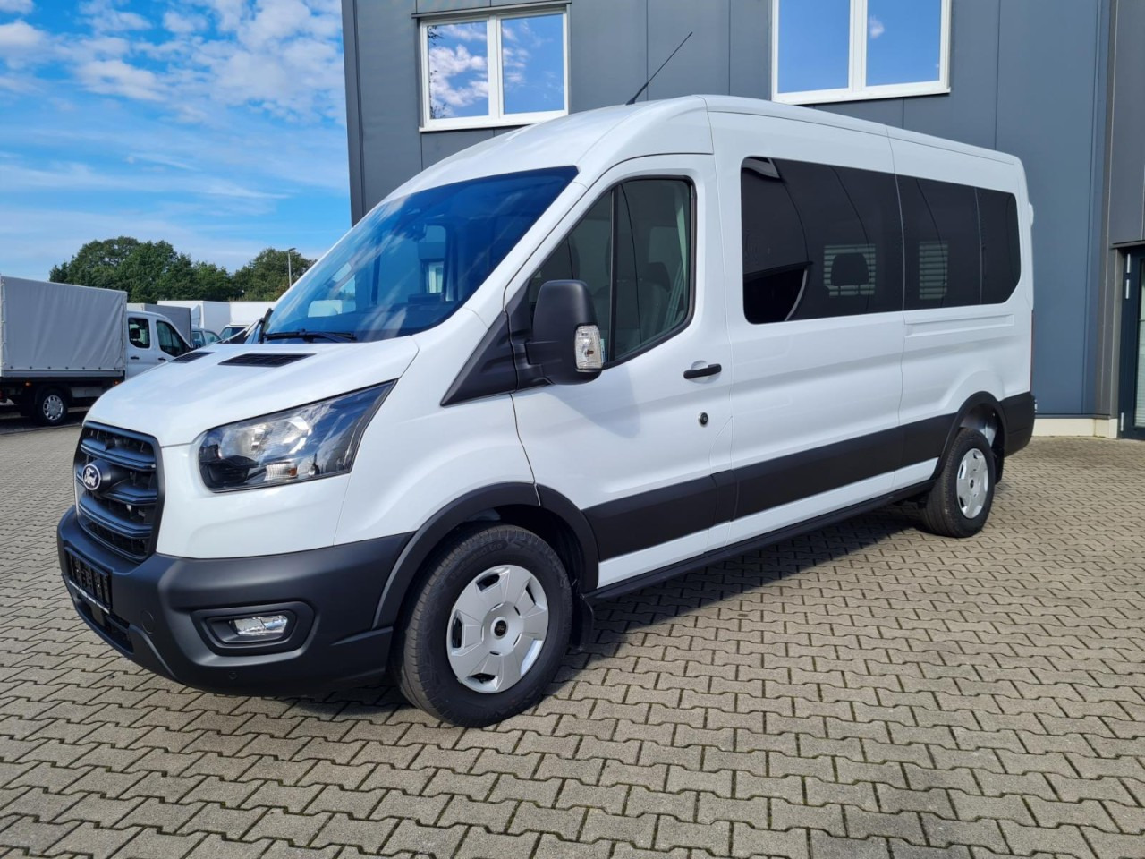 Ford Transit 350 Kombi TDCi L3 AG Trend 9 Sitze AHK KAMERA - Xe bus mini, Xe van chở khách: hình 3 Ford Transit 350 Kombi TDCi L3 AG Trend 9 Sitze AHK KAMERA - Xe bus mini, Xe van chở khách: hình 3