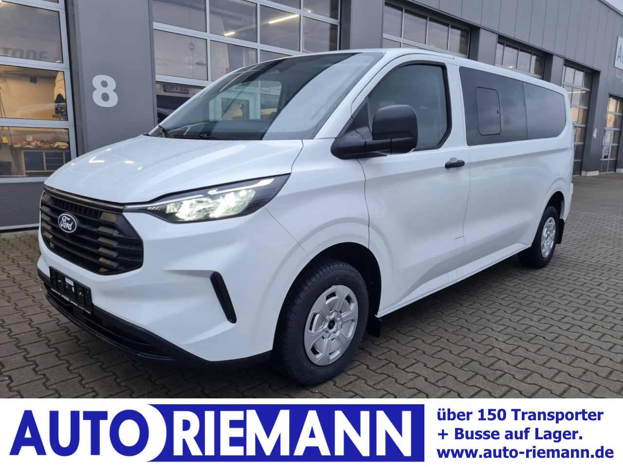 Ford Transit Custom Kombi 320 L2 Trend 9 Sitze KAMERA - Xe bus mini, Xe van chở khách: hình 1 Ford Transit Custom Kombi 320 L2 Trend 9 Sitze KAMERA - Xe bus mini, Xe van chở khách: hình 1
