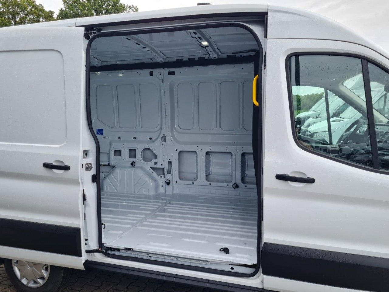 Ford Transit Kasten TDCi L2H2 Trend Klima Tempomat - Xe van nhỏ gọn: hình 4 Ford Transit Kasten TDCi L2H2 Trend Klima Tempomat - Xe van nhỏ gọn: hình 4