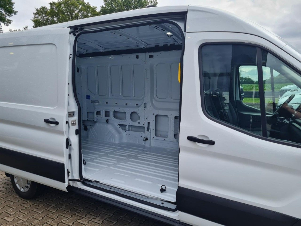 Ford Transit Kasten TDCi L3H2 Trend Klima, Tempomat - Xe van nhỏ gọn: hình 4 Ford Transit Kasten TDCi L3H2 Trend Klima, Tempomat - Xe van nhỏ gọn: hình 4