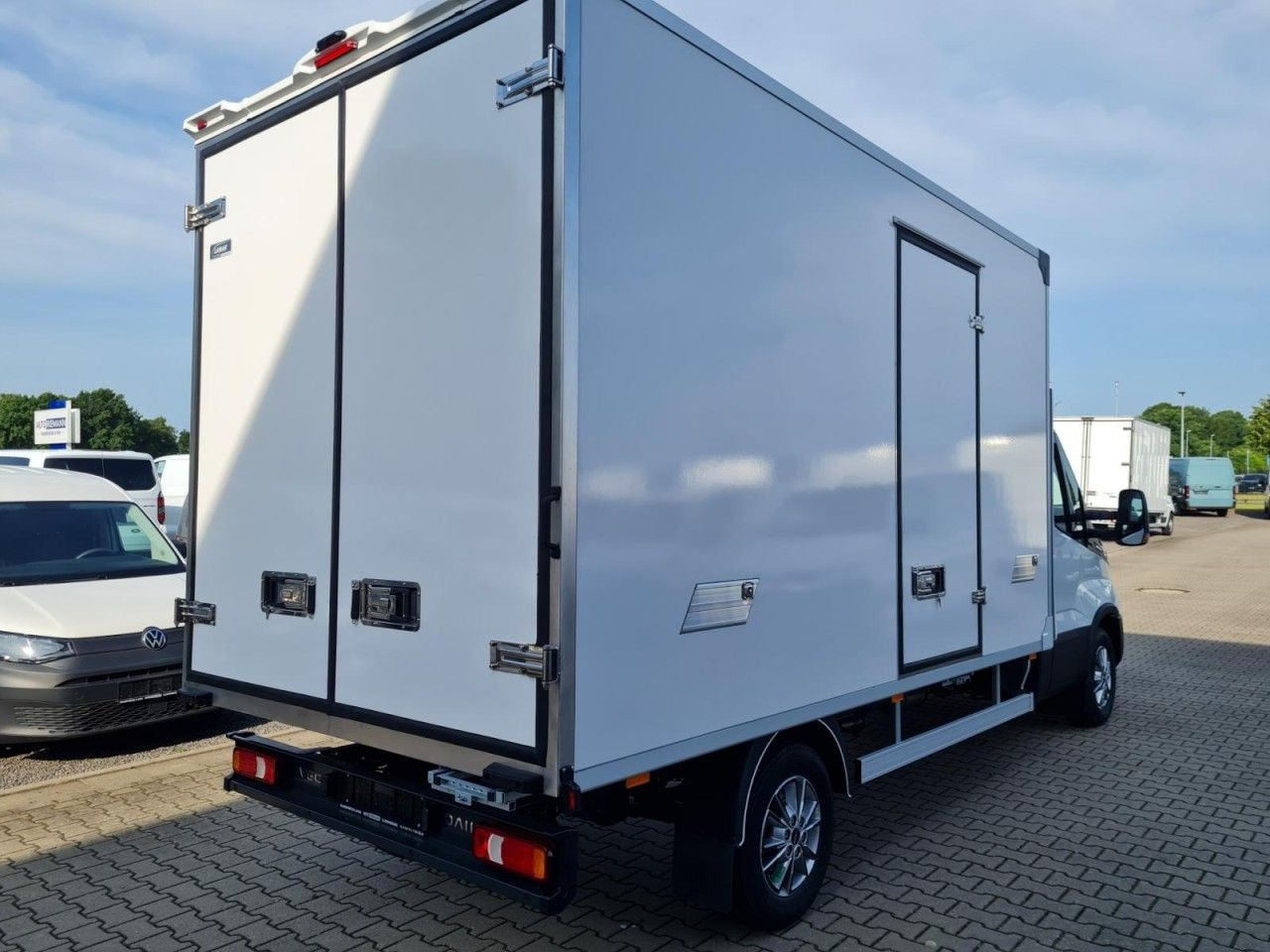 Iveco 35S 18 3.0 Koffer Hi Matic LM KLIMA KAMERA Navig - Xe tải nhỏ thùng kín: hình 4 Iveco 35S 18 3.0 Koffer Hi Matic LM KLIMA KAMERA Navig - Xe tải nhỏ thùng kín: hình 4
