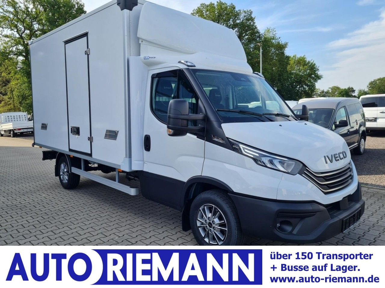 Iveco 35S 18 3.0 Koffer Hi Matic LM KLIMA KAMERA Navig - Xe tải nhỏ thùng kín: hình 1 Iveco 35S 18 3.0 Koffer Hi Matic LM KLIMA KAMERA Navig - Xe tải nhỏ thùng kín: hình 1
