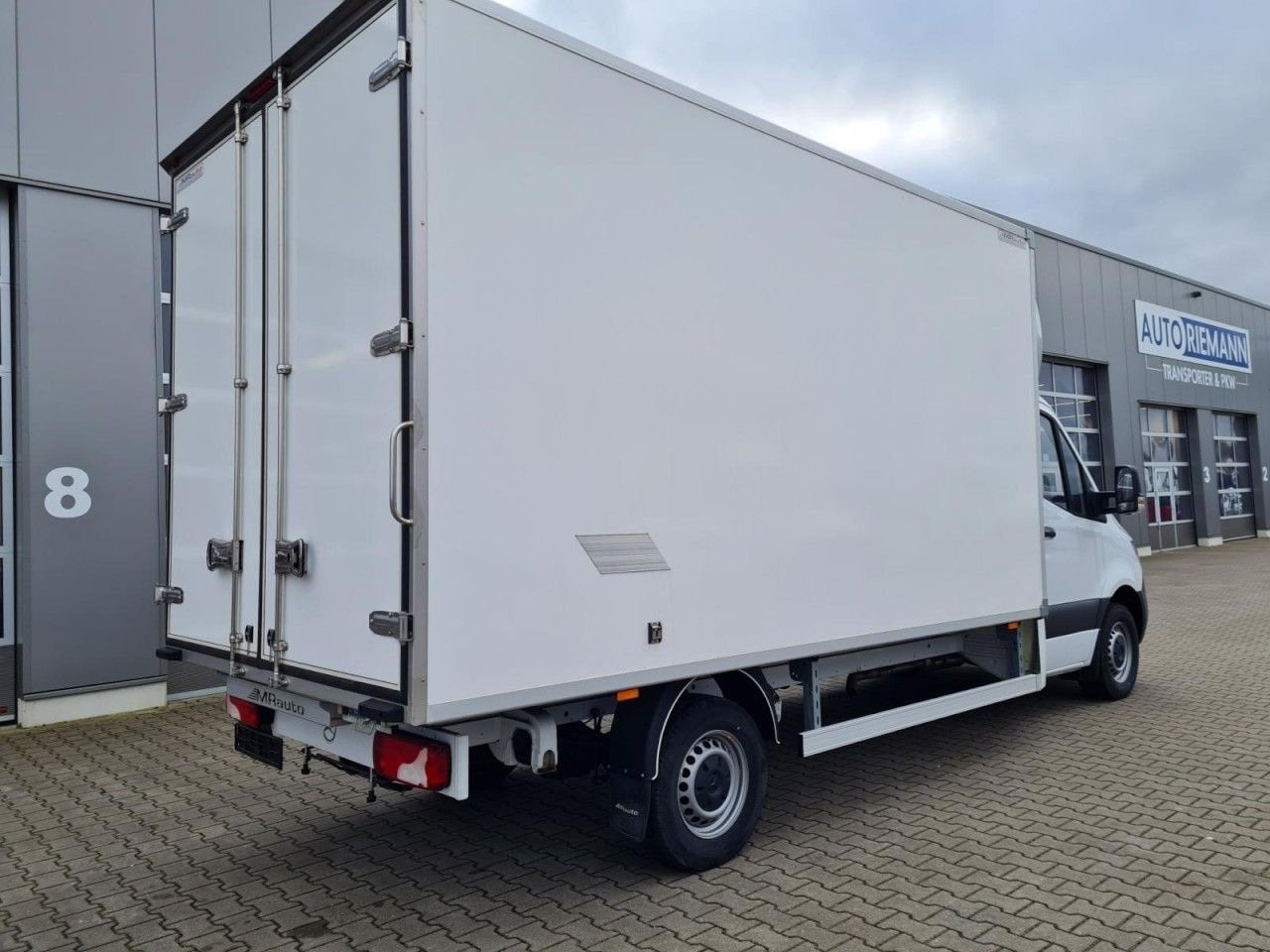 Mercedes-Benz Sprinter 315 CDi Koffer lang MBux, Klima - Xe tải nhỏ thùng kín: hình 4 Mercedes-Benz Sprinter 315 CDi Koffer lang MBux, Klima - Xe tải nhỏ thùng kín: hình 4