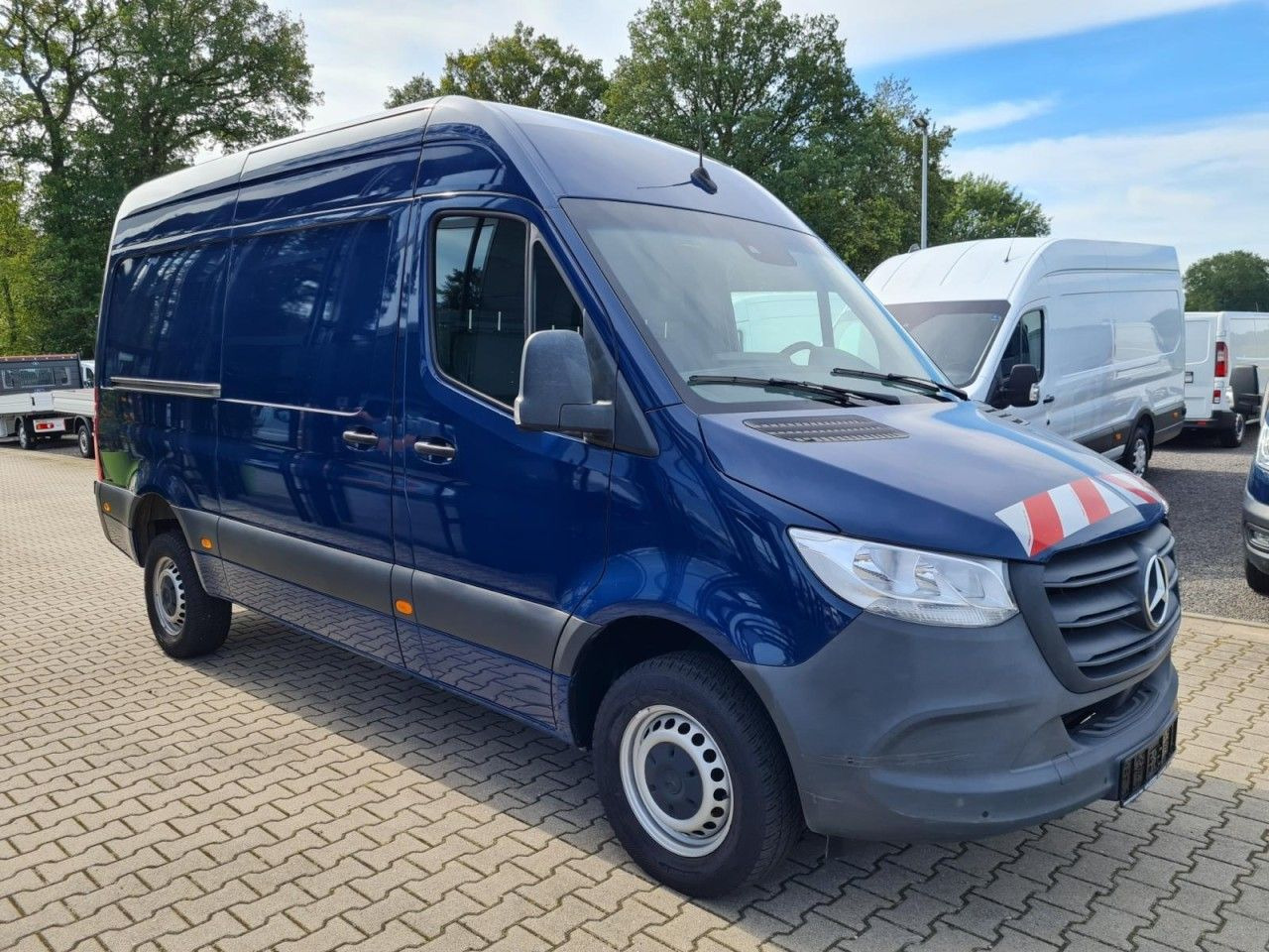 Mercedes-Benz Sprinter 316 Kasten CDI MR RWD AHK MBUX KAMERA - Xe van chở hàng: hình 3 Mercedes-Benz Sprinter 316 Kasten CDI MR RWD AHK MBUX KAMERA - Xe van chở hàng: hình 3