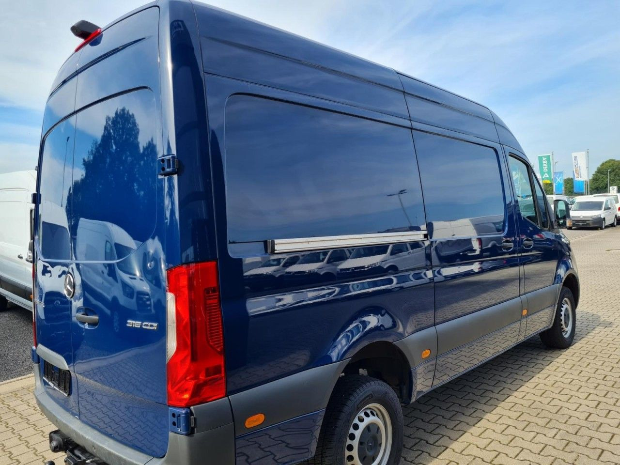 Mercedes-Benz Sprinter 316 Kasten CDI MR RWD AHK MBUX KAMERA - Xe van chở hàng: hình 4 Mercedes-Benz Sprinter 316 Kasten CDI MR RWD AHK MBUX KAMERA - Xe van chở hàng: hình 4