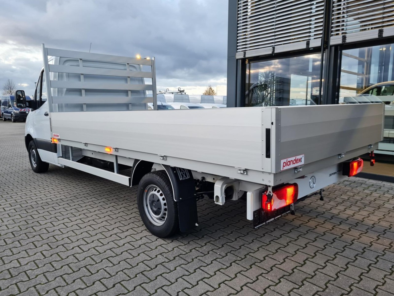 Xe tải nhỏ phẳng Mercedes-Benz Sprinter 317 CDI Pritsche L3 lang RWD KLIMA TEMPOMAT: hình 8