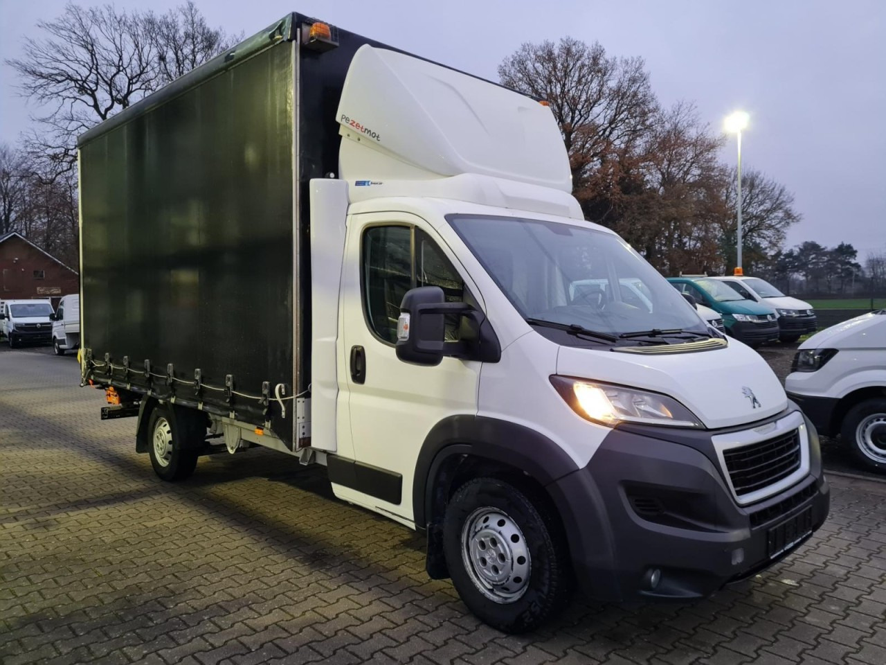 Peugeot Boxer 35 Pritsche 2x Schiebe Plane LBW L4 KLIMA - Xe van thùng mui bạt: hình 3 Peugeot Boxer 35 Pritsche 2x Schiebe Plane LBW L4 KLIMA - Xe van thùng mui bạt: hình 3