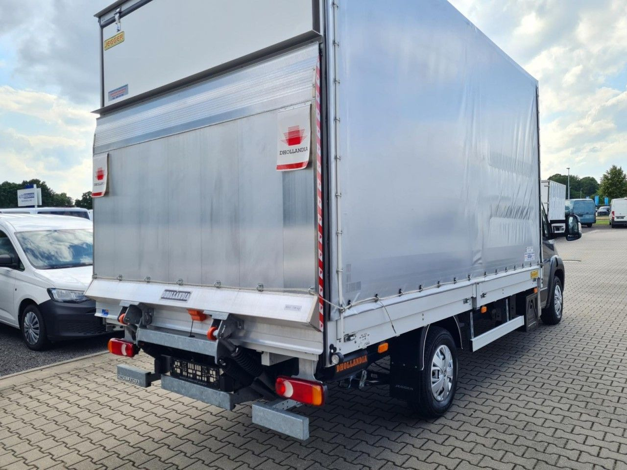 Peugeot Boxer Pritsche Schiebe Plane 2.2 HDi LBW - Xe van thùng mui bạt: hình 4 Peugeot Boxer Pritsche Schiebe Plane 2.2 HDi LBW - Xe van thùng mui bạt: hình 4