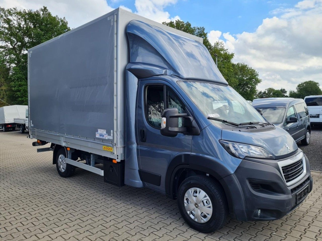 Peugeot Boxer Pritsche Schiebe Plane 2.2 HDi LBW - Xe van thùng mui bạt: hình 3 Peugeot Boxer Pritsche Schiebe Plane 2.2 HDi LBW - Xe van thùng mui bạt: hình 3