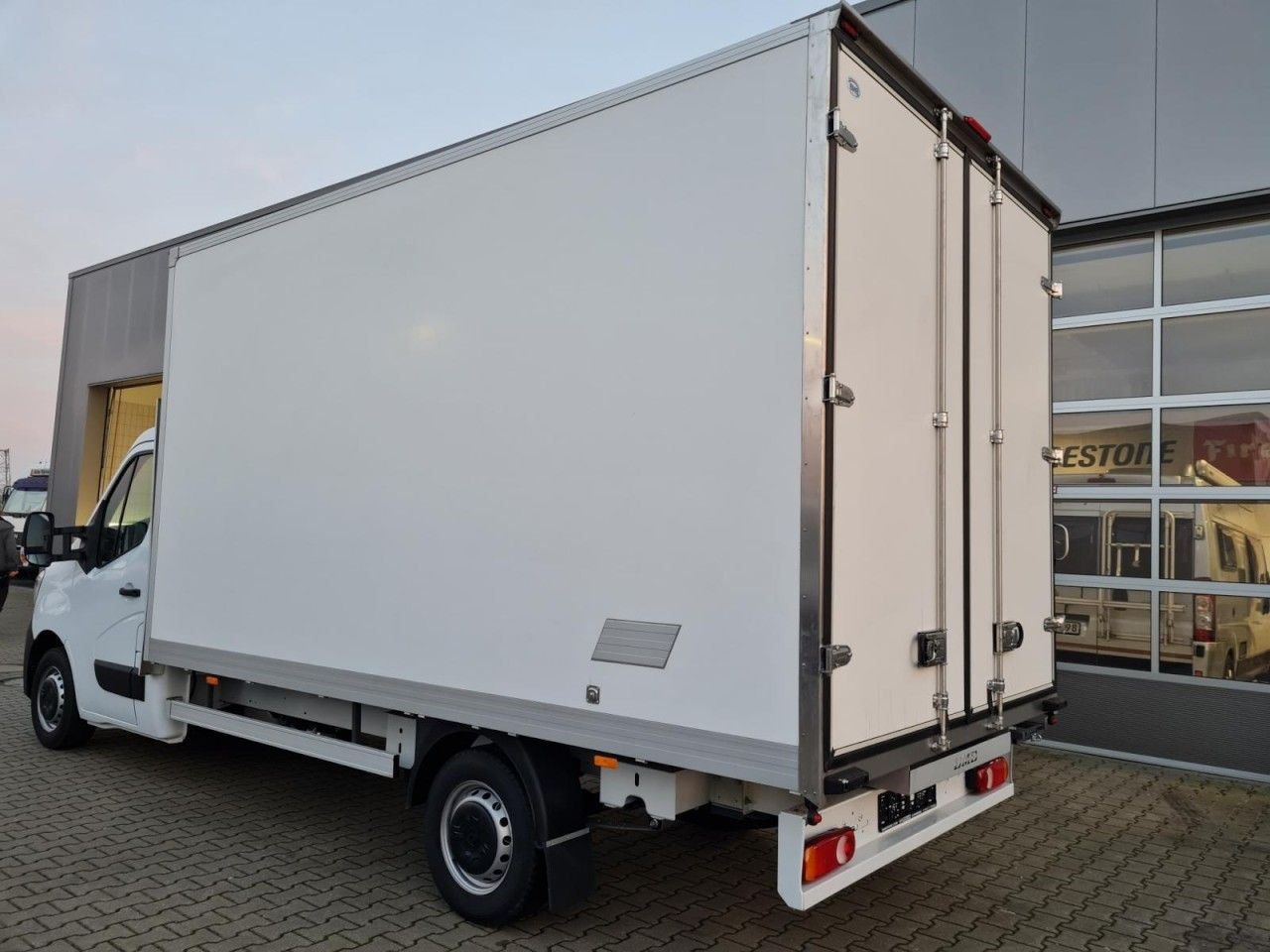 Renault Master 3.5t Möbel Koffer KLIMA LUFTFEDERUNG TEMP - Xe tải nhỏ thùng kín: hình 5 Renault Master 3.5t Möbel Koffer KLIMA LUFTFEDERUNG TEMP - Xe tải nhỏ thùng kín: hình 5