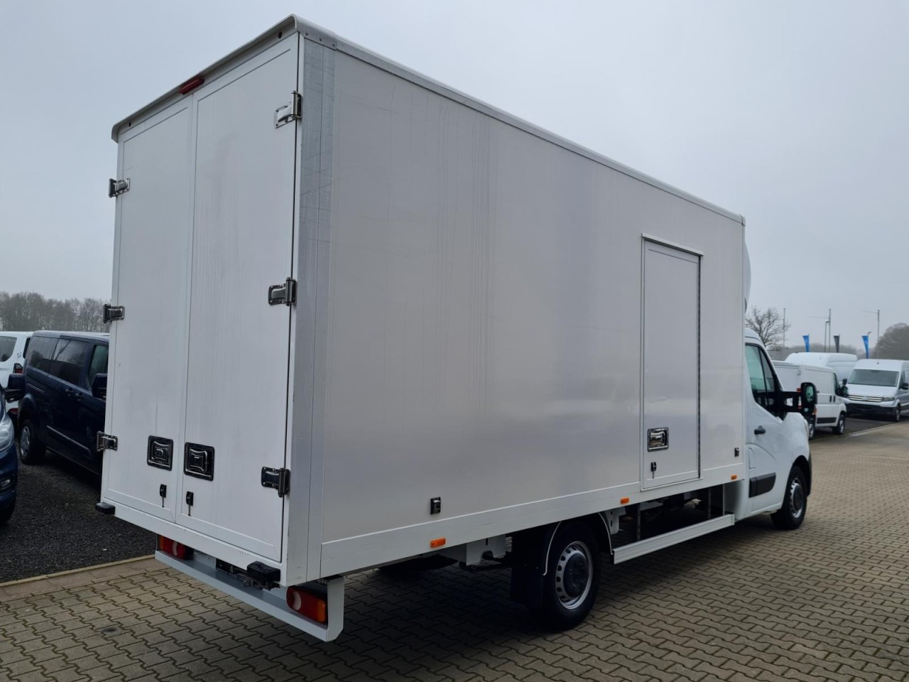 Renault Master 3.5t Möbel Koffer mit 10 Pal. Plätze TEMPOMAT - Xe tải nhỏ thùng kín: hình 4 Renault Master 3.5t Möbel Koffer mit 10 Pal. Plätze TEMPOMAT - Xe tải nhỏ thùng kín: hình 4
