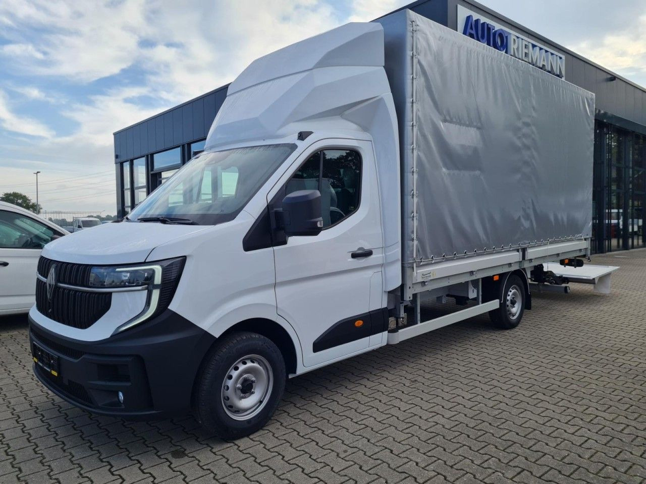 Renault Master Pritsche Schiebe Plane LBW 10 Pal. Luftfe - Xe van thùng mui bạt: hình 3 Renault Master Pritsche Schiebe Plane LBW 10 Pal. Luftfe - Xe van thùng mui bạt: hình 3