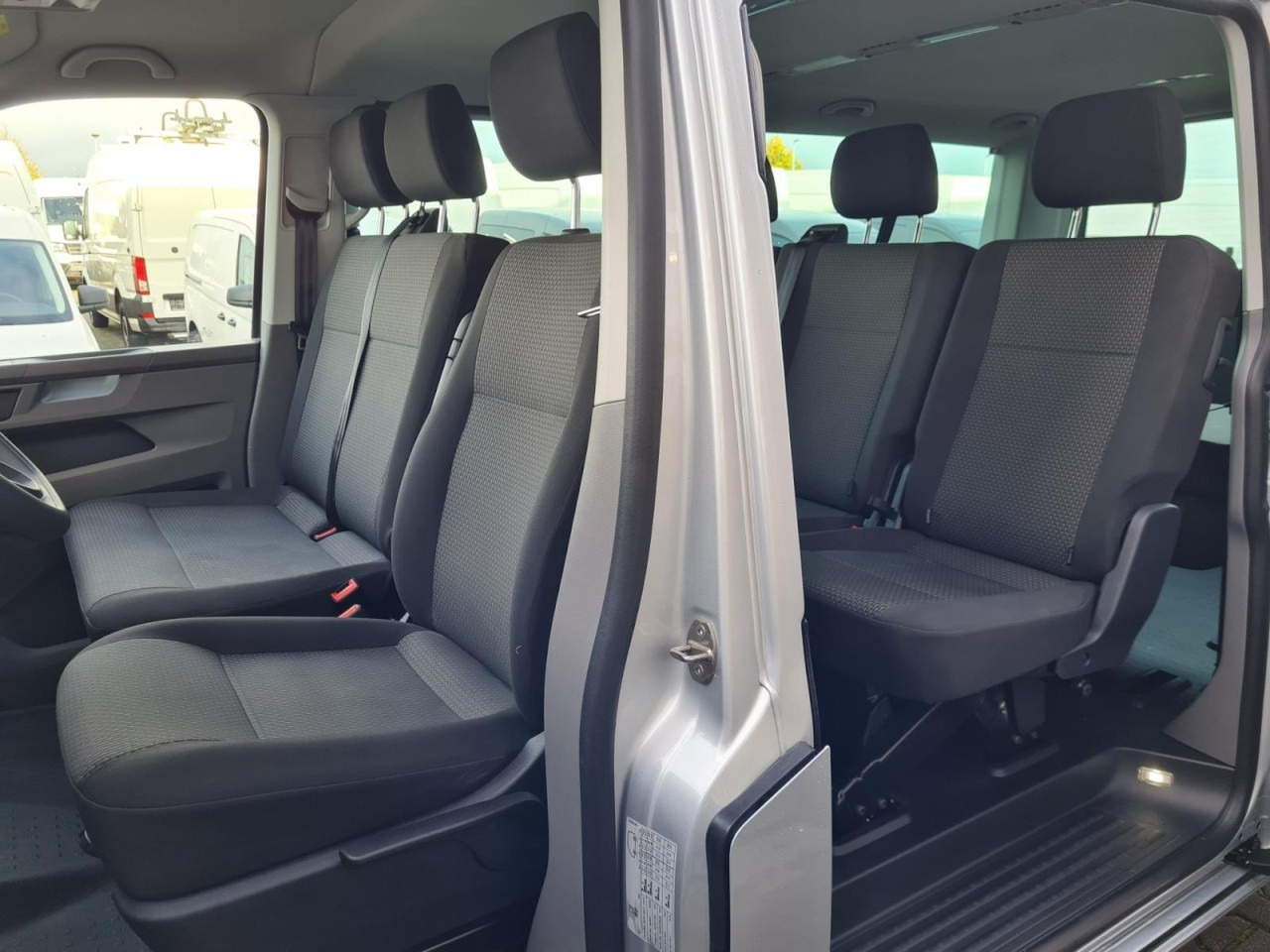 Xe bus mini, Xe van chở khách VW Volkswagen T6.1 Caravelle TDI lang 9 Sitzer 2 Schiebetüren Trendl.: hình 8 Xe bus mini, Xe van chở khách VW Volkswagen T6.1 Caravelle TDI lang 9 Sitzer 2 Schiebetüren Trendl.: hình 8