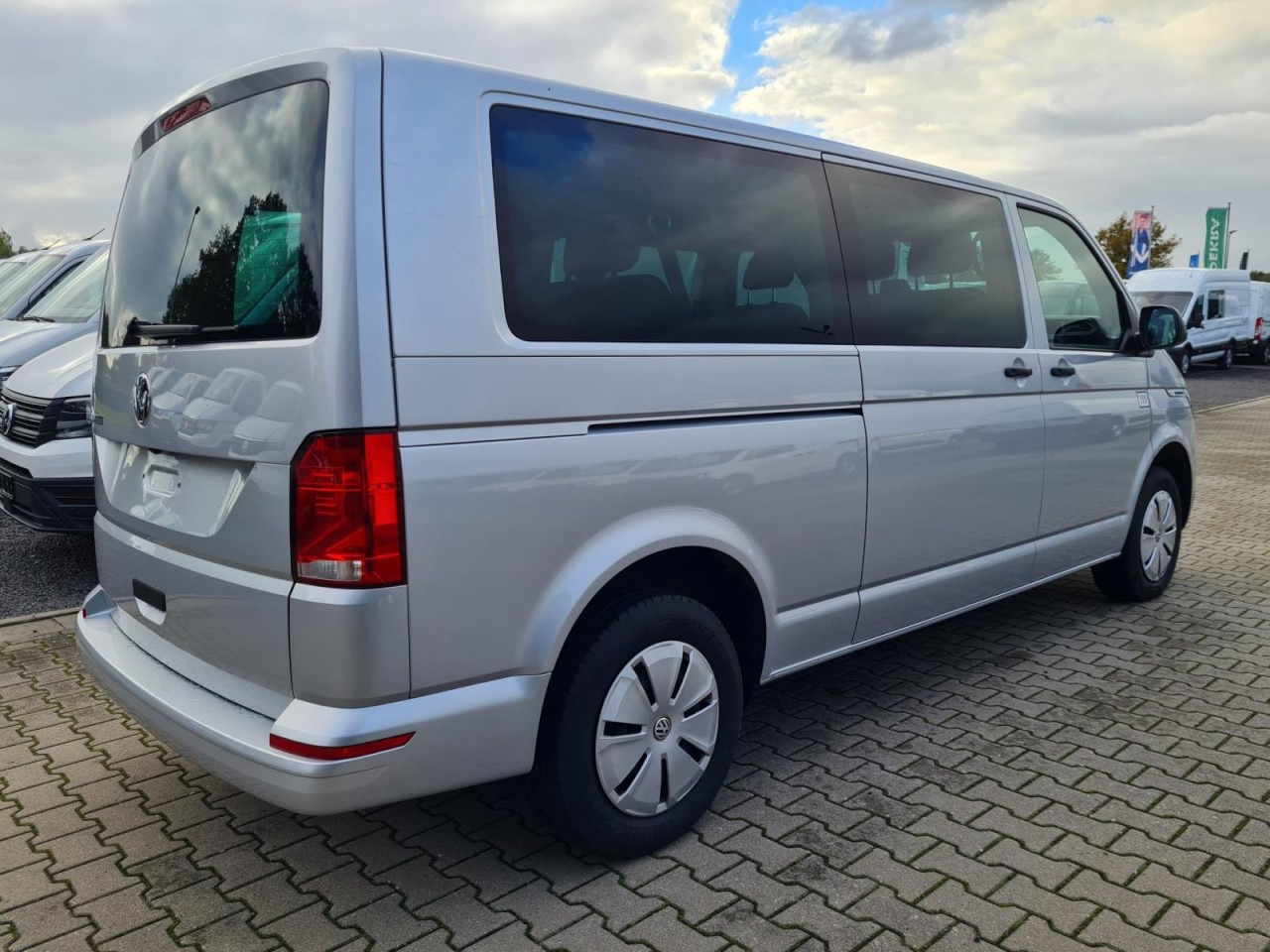 VW Volkswagen T6.1 Caravelle TDI lang 9 Sitzer 2 Schiebetüren Trendl. - Xe bus mini, Xe van chở khách: hình 4 VW Volkswagen T6.1 Caravelle TDI lang 9 Sitzer 2 Schiebetüren Trendl. - Xe bus mini, Xe van chở khách: hình 4