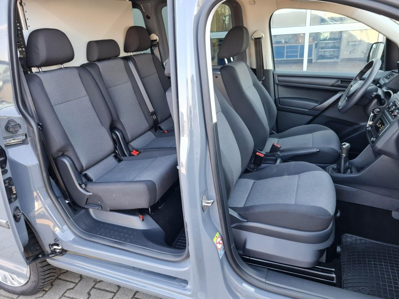Volkswagen Caddy 4Motion 2.0 TDI Kombi (EURO 6d-TEMP) - Xe hơi: hình 4 Volkswagen Caddy 4Motion 2.0 TDI Kombi (EURO 6d-TEMP) - Xe hơi: hình 4
