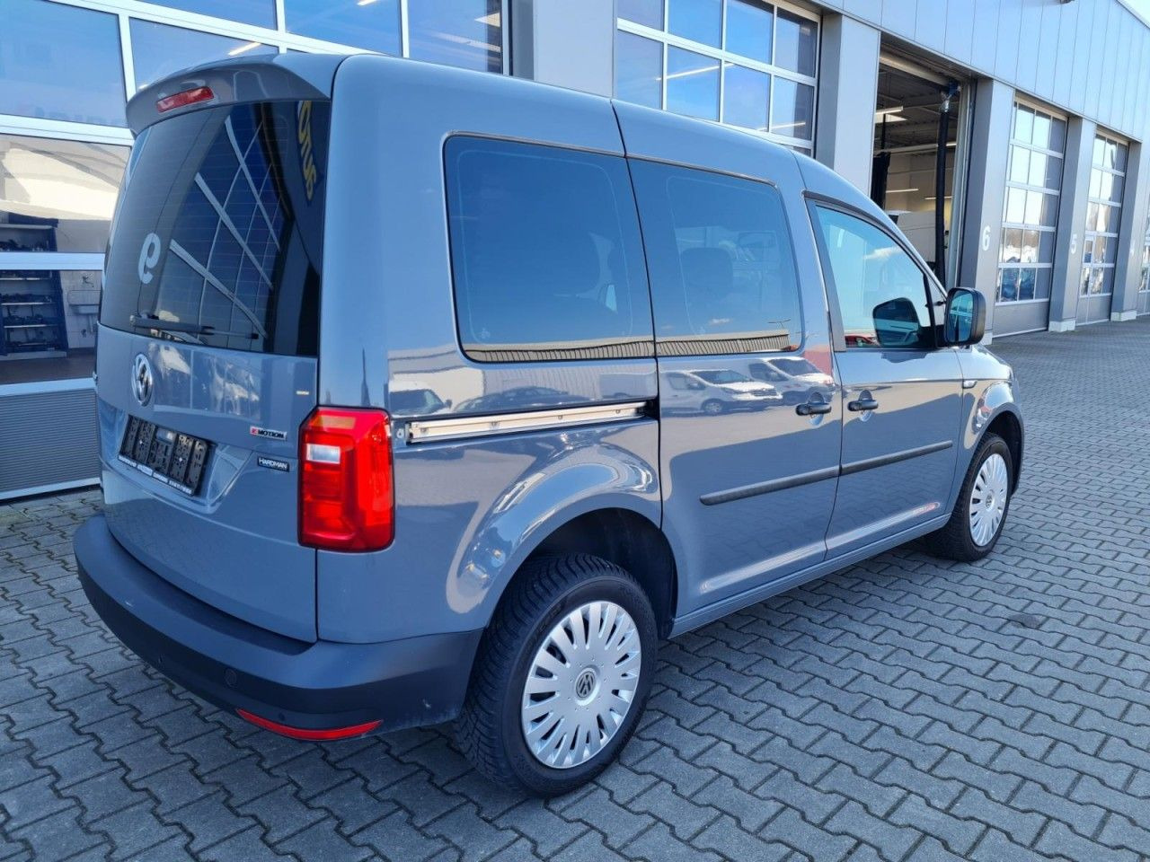 Volkswagen Caddy 4Motion TDi Kombi 5-Sitze TEMPO STHZ REGAL - Xe hơi: hình 5 Volkswagen Caddy 4Motion TDi Kombi 5-Sitze TEMPO STHZ REGAL - Xe hơi: hình 5