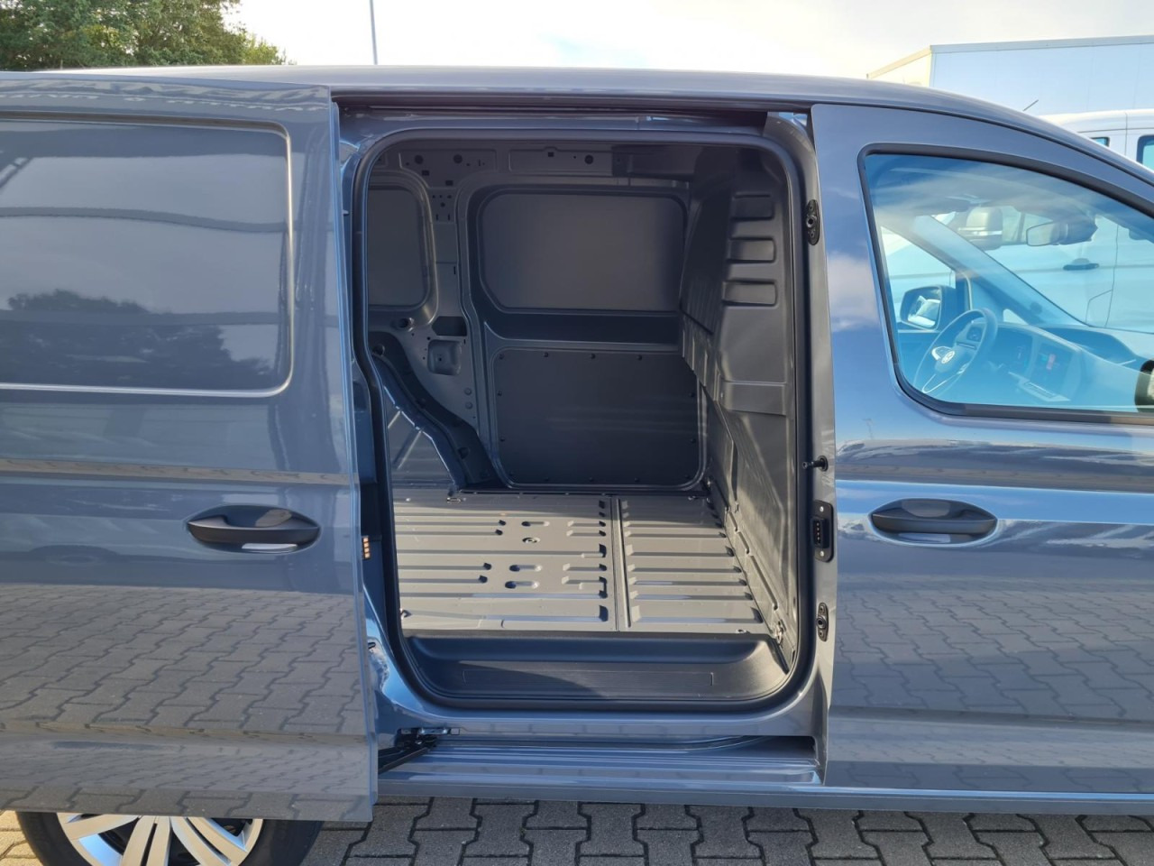Volkswagen Caddy Kasten Cargo TDI Maxi PDC KLIMA TEMPOMAT - Xe van nhỏ gọn: hình 5 Volkswagen Caddy Kasten Cargo TDI Maxi PDC KLIMA TEMPOMAT - Xe van nhỏ gọn: hình 5