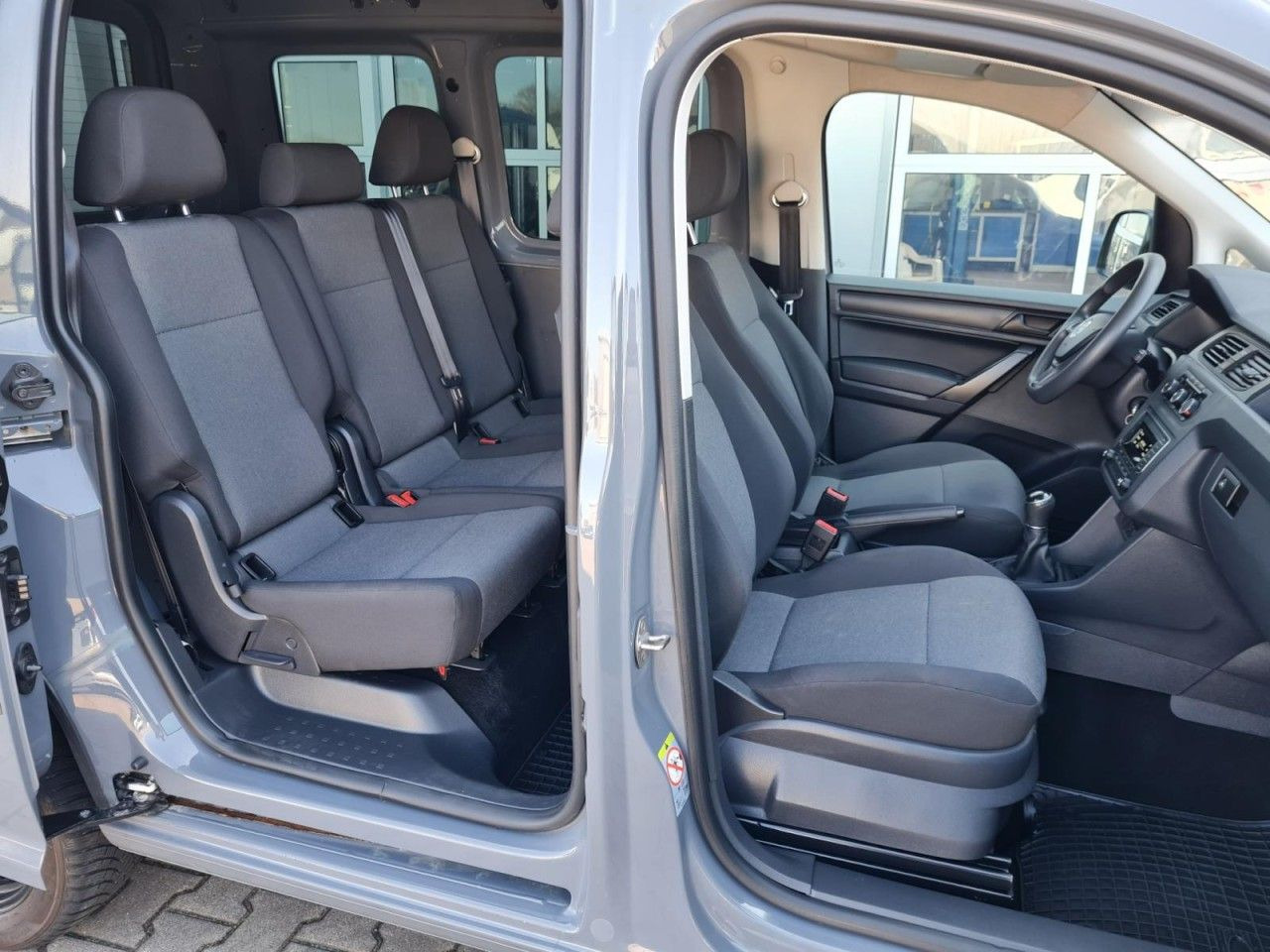 Volkswagen Caddy Kombi 4Motion TDi 5-Sitze KLIMA STHZ TEMPO - Xe van chở khách: hình 5 Volkswagen Caddy Kombi 4Motion TDi 5-Sitze KLIMA STHZ TEMPO - Xe van chở khách: hình 5