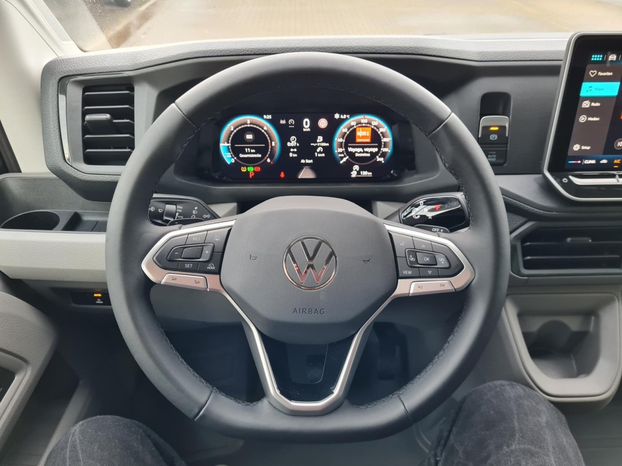 Xe van chở hàng Volkswagen Crafter 35 Kasten MR L3H3 AG 4MOTION AHK LED KAMERA: hình 9 Xe van chở hàng Volkswagen Crafter 35 Kasten MR L3H3 AG 4MOTION AHK LED KAMERA: hình 9