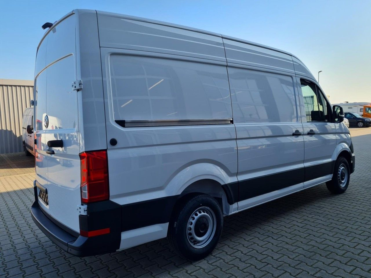 Volkswagen Crafter 35 Kasten MR L3H3 AG KLIMA KAMERA NAVI_A - Xe van chở hàng: hình 4 Volkswagen Crafter 35 Kasten MR L3H3 AG KLIMA KAMERA NAVI_A - Xe van chở hàng: hình 4