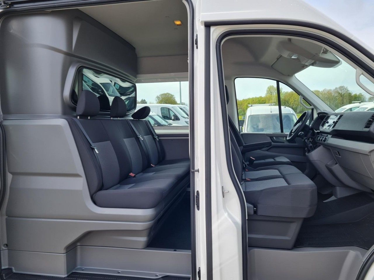 Xe van chở hàng, Xe tải van Volkswagen Crafter 35 Kasten PLUS MIXTO DOKA 4motion L3H3: hình 13