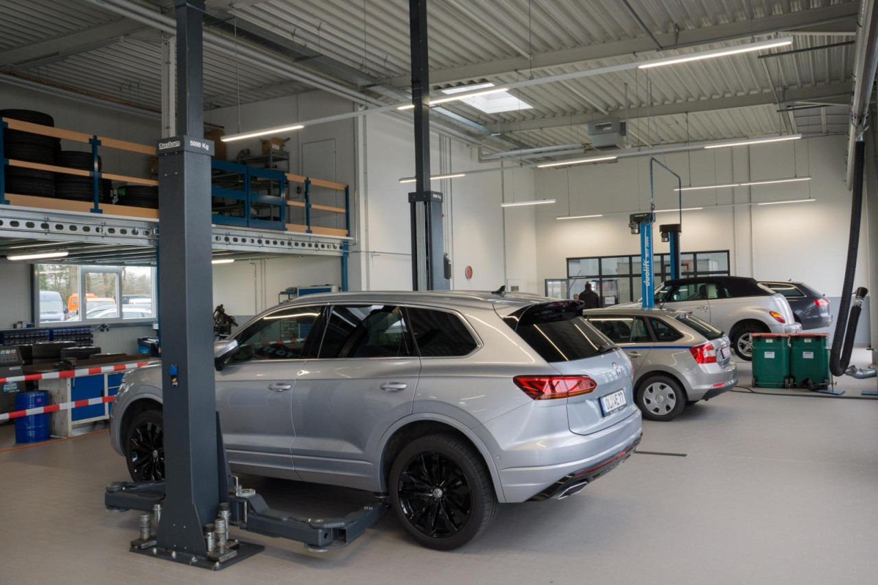 Volkswagen Crafter 35 Kasten TDI L4H3 AHK LED Tempom Ergositz - Xe van chở hàng: hình 4 Volkswagen Crafter 35 Kasten TDI L4H3 AHK LED Tempom Ergositz - Xe van chở hàng: hình 4