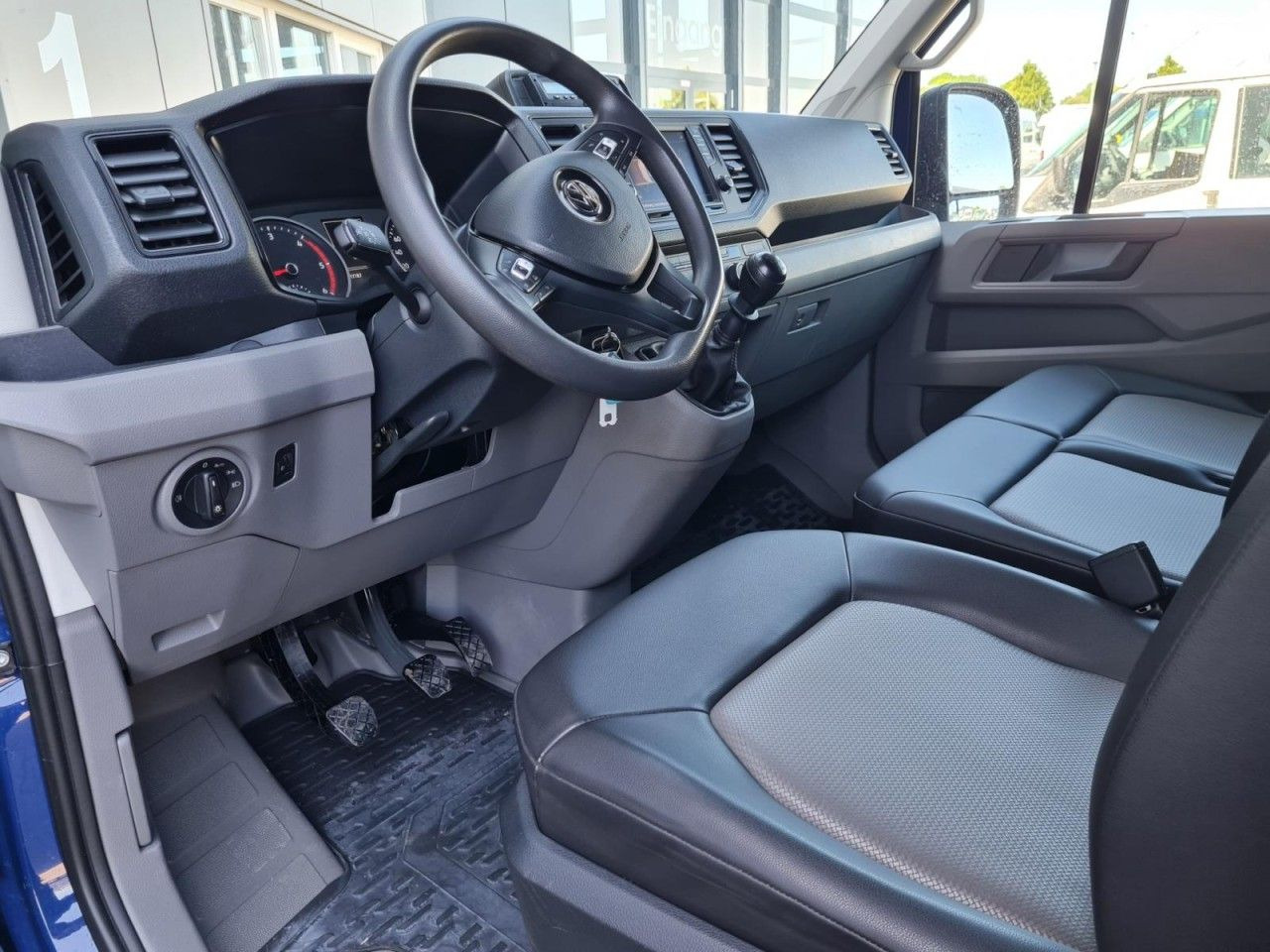 Xe van chở hàng Volkswagen Crafter 35 Kasten TDI MR L3H3 RWD AHK: hình 9