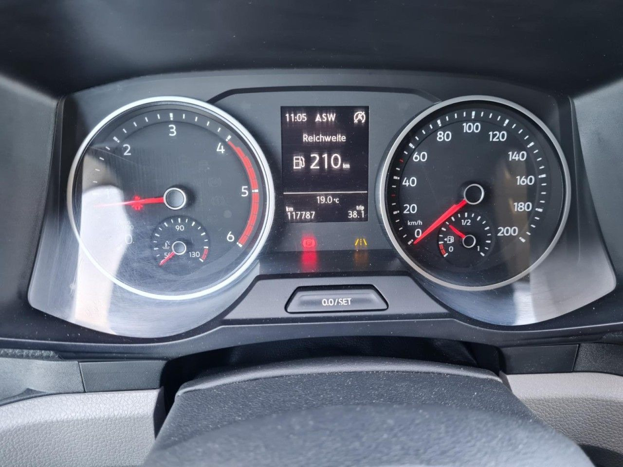 Xe van chở hàng Volkswagen Crafter 35 Kasten TDI MR L3H3 RWD AHK: hình 11